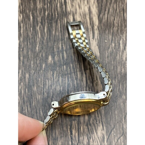 Disney Mickey Mouse Women’s LORUS Watch Quartz Two Tone Stainless Silver - Picture 8 of 9